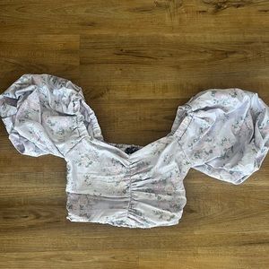 NWT Express Size Small Lavender Floral Ruched Cropped Top with Puff Sleeves